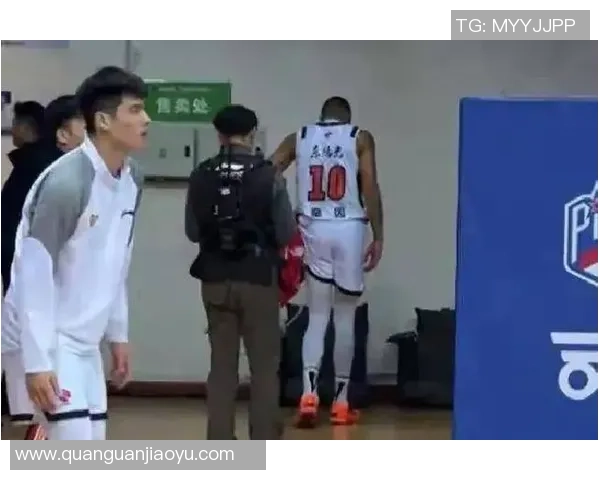 深圳篮球队实力之争引发热议球迷观点各异引发关注